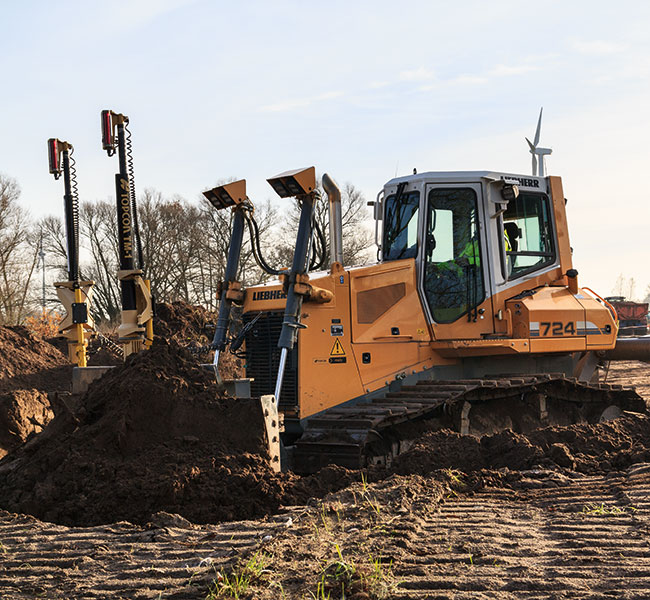 BEG-Baumaschinenvermietung-Planierraupe-PR724 Baumaschinen mieten - Vermietung von Planierraupen und Kettenbagger - hier unsere Liebherr PR 724 im Einsatz.